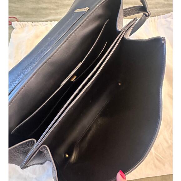 Salvatore Ferragamo Margot Leather Shoulder Bag Black Pebbled Leather. - Picture 5 of 10